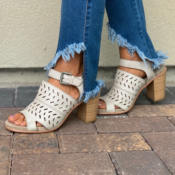 Laser Cut Double Buckle Slingback Peep Toe Mule - Picture 5 of 7